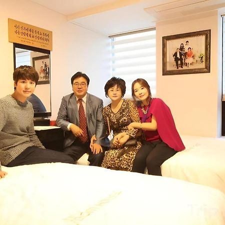Готель Myeongdong Mom House Сеул Екстер'єр фото