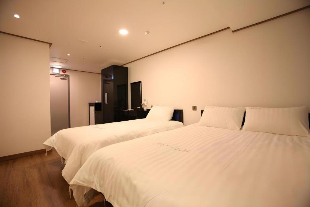 Готель Myeongdong Mom House Сеул Екстер'єр фото